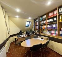 Je mi ľúto, ale potrebujem vedieť, čo konkrétne chcete preložiť do maďarčiny. Môžete mi poskytnúť text, ktorý chcete preložiť?