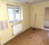 Elnézést, de nem látom a szöveget, amit le kellene fordítani. Kérlek, add meg a szöveget, amit szeretnél lefordíttatni magyarra.