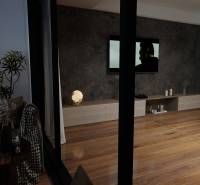 3 szobás lakás belső tere dekoratív falakkal, fa dekorációval és stílusos kiegészítőkkel.