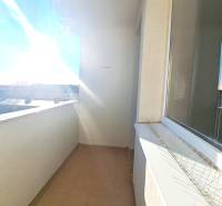 A Hornádska utcai 4 szobás lakás erkélye Pozsonyban - Medzi jarkami.