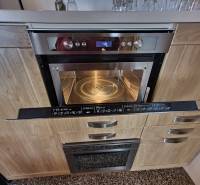 Samozrejme, prosím, poskytnite text, ktorý chcete preložiť do maďarčiny.