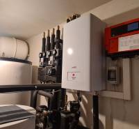 Samozrejme, prosím, poskytnite text, ktorý chcete preložiť do maďarčiny.