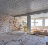 Sajnálom, nemôžem poskytnúť preklad textu, ktorý ste neuviedli. Prosím, zadajte text, ktorý chcete preložiť do maďarčiny.