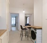 Sajnálom, ale potrebujem vedieť, čo konkrétne chcete preložiť do maďarčiny. Môžete mi poskytnúť text, ktorý chcete preložiť?