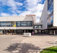 Élelmiszerboltok és éttermek épülete, városközpont, Medená utca, Pozsony - Óváros.