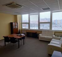 Samozrejme, rád vám pomôžem. Prosím, poskytnite text, ktorý chcete preložiť do maďarčiny.