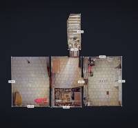 A lieskoveci családi ház alaprajza, szobák és konyha csempézett padlóval.