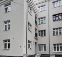 Lakóház a Pri starej prachárni utcában Pozsonyban, Jurajov dvor.