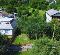 Családi házak zöldövezetben és kertekkel körülvéve Lastomírban, lakóhelynek alkalmas telkek.