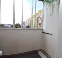 Üvegezett erkély a pozsonyi Hany Meličkovej utcában - Károlyfalu, változatos kilátással.