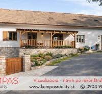 Családi ház nyeregtetővel és kőfallal Vígľašská Huta-Kalinka községben.