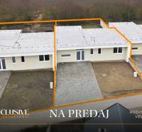 Családi ház Nagypakán, Csukárska Paka-n két parkolóhellyel.