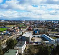 Légifelvétel a Michalovcei Hviezdoslav utcáról, kilátással a stadionra.