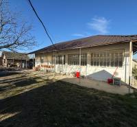 Családi ház a Cintorínska utcában, Szentpéteren, lakhatásra szánt.