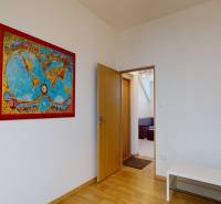 Ospravedlňujem sa, ale potrebujem vedieť, čo presne chcete preložiť do maďarčiny. Mohli by ste mi poskytnúť text, ktorý chcete preložiť?