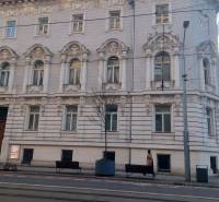 Történelmi homlokzat a Štúrova utcában, Kereskedelmi helyiségek Pozsonyban - Történelmi belváros.