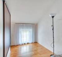 Sajnálom, ale potrebujem vedieť, čo presne chcete preložiť do maďarčiny. Mohli by ste mi poskytnúť text, ktorý chcete preložiť?