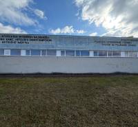 Ipari épület bútor gyártására a Dvorská úton Érsekújváron.