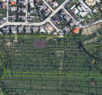 A Pezinoki kataszteri térkép a lakóingatlanok elhelyezkedését mutatja a telekrészletek számaival.