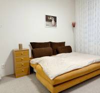 Sajnálom, nemohu poskytnout překlad textu, který jste zadal.