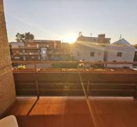 A Priekopnícka utcai 4 szobás lakás erkélye Pozsonyban - Pozsonypüspökin naplementekor.