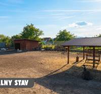 Developerský pozemok pre RD / OV so St. Povolením a projektom Obch. Budovy