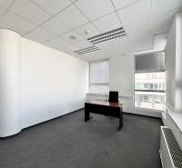 Iste, pošlite mi text, ktorý chcete preložiť do maďarčiny.