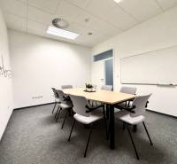 Samozrejme, prosím, poskytnite text, ktorý chcete preložiť do maďarčiny.