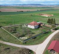 Családi ház Rimajánosiban, egy 2147 m²-es tágas telken, természet által körülvéve.