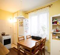 Je mi ľúto, ale potrebujem vedieť, čo presne chcete preložiť do maďarčiny. Mohli by ste mi poskytnúť text, ktorý chcete preložiť?