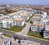 Sajnálom, de nem tudok segíteni a kérésedben.