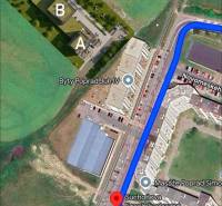 Légi felvétel a poprádi Suchoňova utcáról lakástervvel.