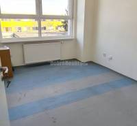 Ospravedlňujem sa, ale potreboval by som vedieť, čo konkrétne chcete preložiť do maďarčiny. Mohli by ste mi poskytnúť text, ktorý potrebujete preložiť?