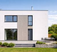 Családi ház terasszal és kerttel lakóövezetben, Podkerepušky, Pozsony - Záhorská Bystrica.