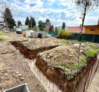 Építési telek építésre Pozsonyban - Záhorská Bystrica, Podkerepušky, alapozás előkészítésével.