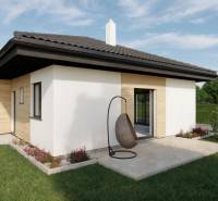 Családi ház a Kostolná utcában, Drahovo-ban terasszal és kerti bútorokkal.