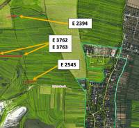 A Ludrová mezőgazdasági és erdőterületeinek térképe kiemelt parcellákkal.