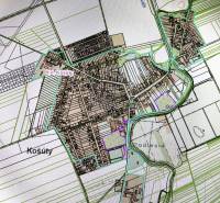 Košút és környéke térképe a Košútska mentén, kerteket és a terület parcellázását ábrázolja.