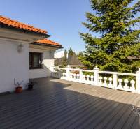 Kétszobás lakás terasszal a Plachého utcában, Pozsony-Dúbravkán.