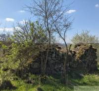 Kőromos rom természet által körülvéve, ideális lakóterület Krupinában.