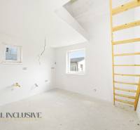 Ospravedlňujem sa, ale nevidím text, ktorý by som mal preložiť. Mohli by ste ho prosím poskytnúť?