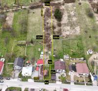 Légi felvétel a lakóterületekről Lietavában, a Majer utcában.