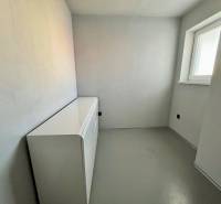 Sajnálom, ale nemohu poskytnúť preklad textu, ktorý ste neuviedli. Mohli by ste prosím poskytnúť text, ktorý chcete preložiť?