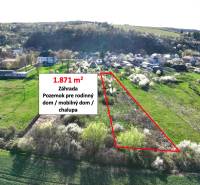 Kertek Gömörben, 1.871 m²-es telekkel, amely alkalmas családi ház vagy mobilház számára.