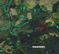 Lysá pod Makytou környékének mezőgazdasági és erdőterületeinek légi térképe.