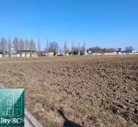 Telkek - lakóövezet a Szenci Északi Napfény tavak közelében, építésre készen.