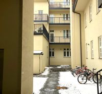 CLveO0-B3_fss_2_11zon.jpg