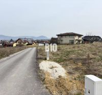 Telkek - lakóhely Rosinán, nyugodt környezet kilátással a környező házakra és a természetre.