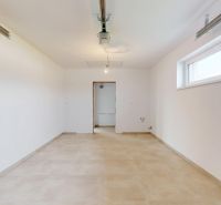 Predaj 4izbovej modernej novostaby RD s tep. čerpadlom garážou a veľkým pozemkom v Dunajskej Strede