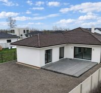 Predaj 4izbovej modernej novostaby RD s tep. čerpadlom garážou a veľkým pozemkom v Dunajskej Strede
